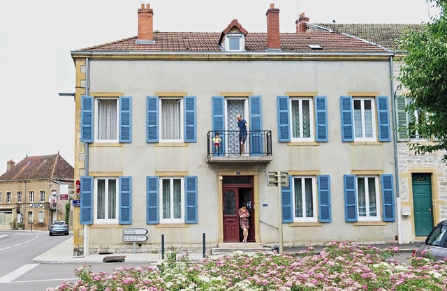 PARAY character house close to shrines and shops 13 people