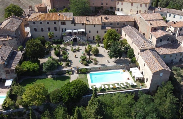 Pasqui Villas : La Consuma Historic villa in a village, garden, view, pool, WiFi