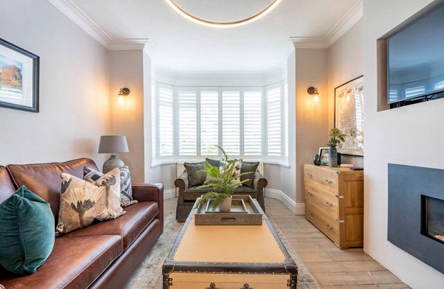 Pass the Keys | Exceptional Villa on Charming Tree-Lined Avenue
