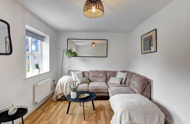 Pass the Keys | Modern Townhouse With 3 Bathrooms
