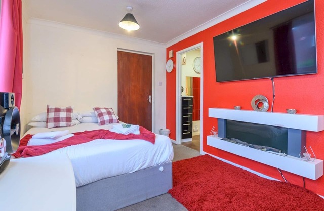 Pass the Keys | The Roundhay Nook – 1 Bedroom Stay + Free Parking