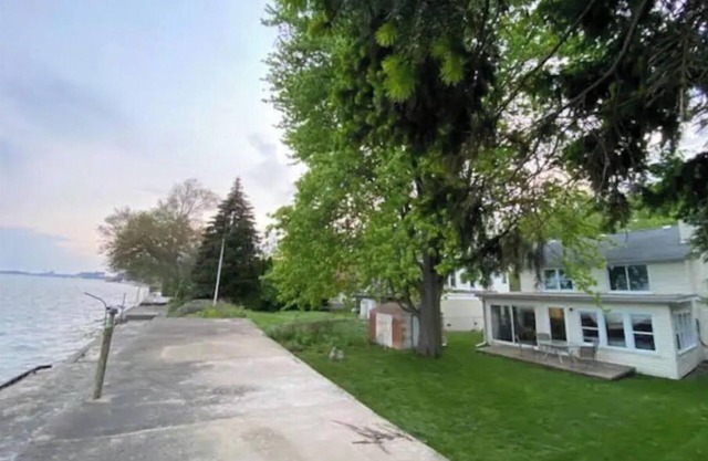 Peaceful Lakefront Living – 3-BR Home with Breathtaking Views; Pet & Smoke-Free