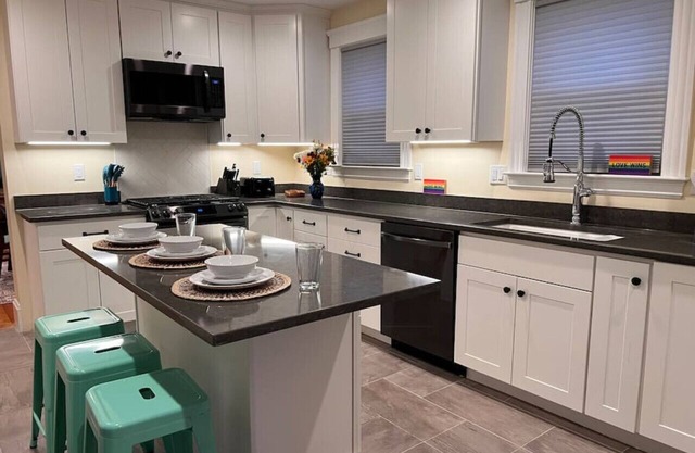 PEACE IN THE CITY - Humble Luxury minutes from Boston, Beach & Casino