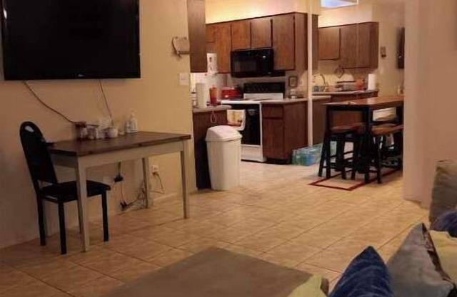 Peaceful 2Bedroom Condo w/grill on patio