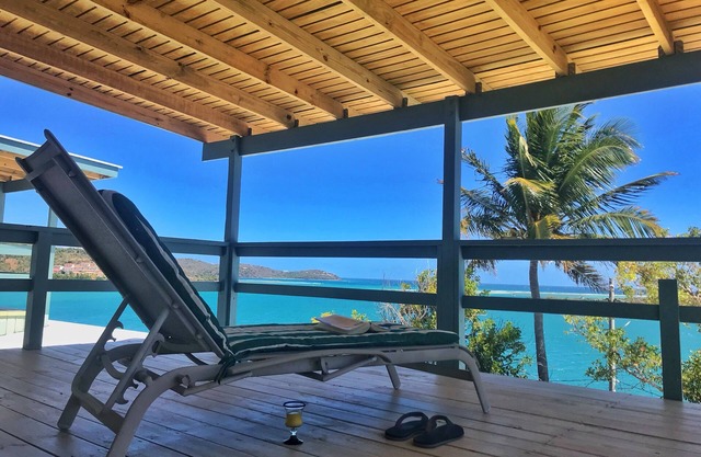 Peaceful Bayfront Stay Sunny & Starry Decks - B