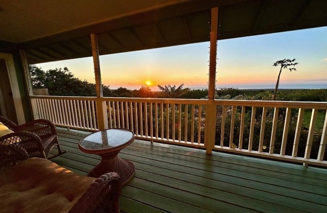Peaceful Big Island Homebase with Coastline Viewsn