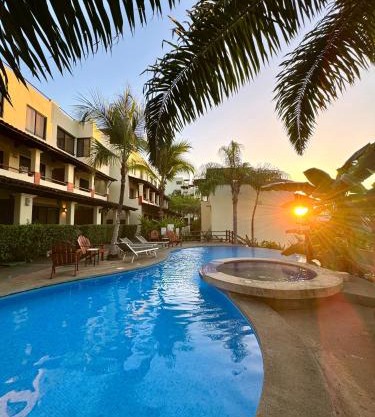 Peaceful Bliss Condo Inside A 6 Pool Complex