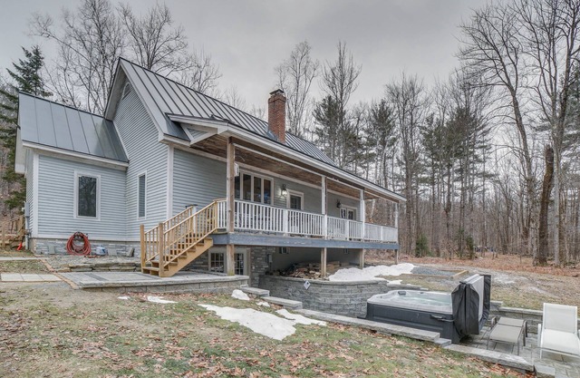 Peaceful Cavendish Retreat w/Hot Tub & Fireplace!