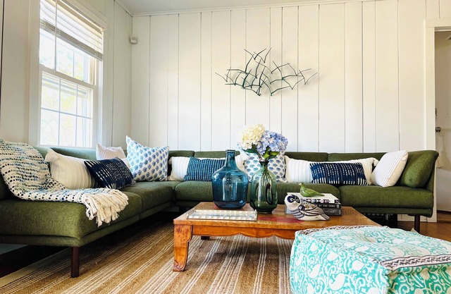 Peaceful Cottage Getaway Close to Beaches
