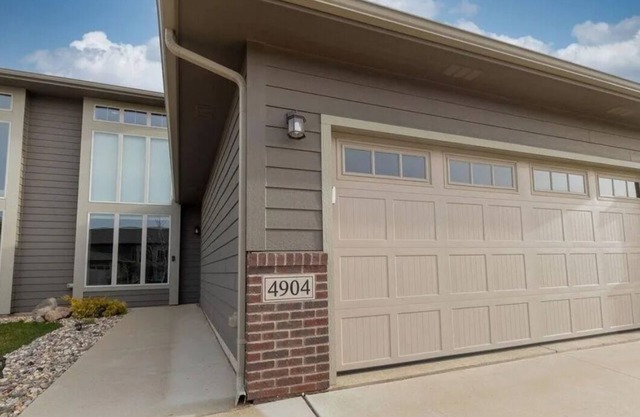 Peaceful Luxury in a 3 bedroom, 2.5 bath home. Feels like home!