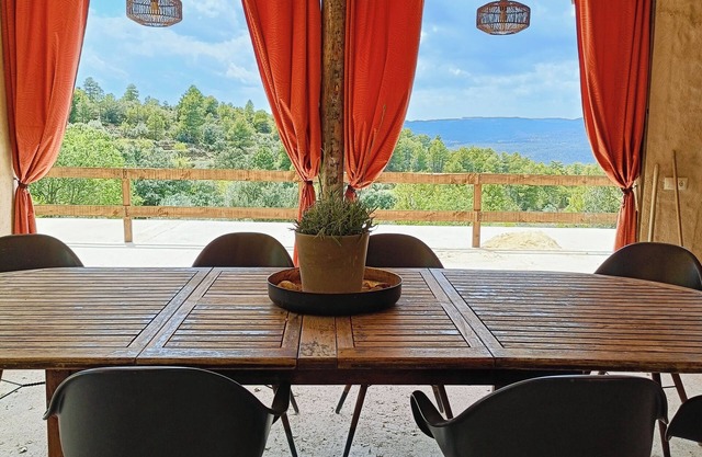 Peaceful mountain cottage with pool and amazing views close to the village