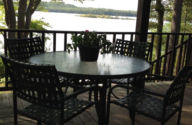 Peaceful, Rustic Retreat, 25ft of Private Beach, 300 Acre Sandy Bottom Pond
