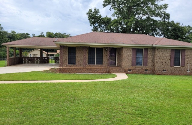 PEACEFUL SPACIOUS CENTRALLY LOCATED HOME IN VERY SAFE QUIET AREA