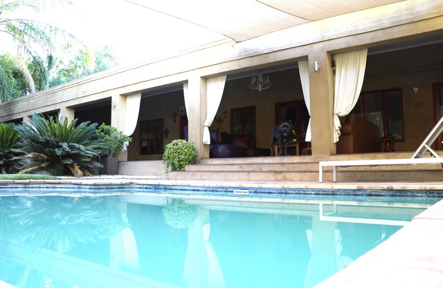 Peacefull Garden Villa with pool and close to orange river.