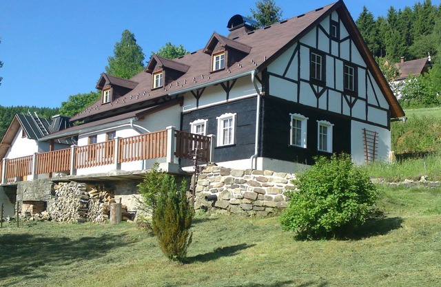 Peacefully located house with views of the valley