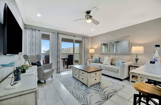 Pearl Suite, Luxury Bayview, Balcony, Heated Pool