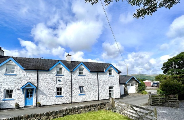 Pen- y -Bont Cottage - a luxurious holiday home in Snowdonia National Park