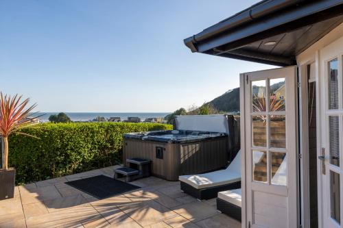 Pendine Sands Edith Villas - a luxury seaside home with beautiful sea views