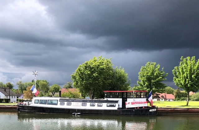 Péniche Nidd, charming bed and breakfast on the Rhone-Rhine Canal