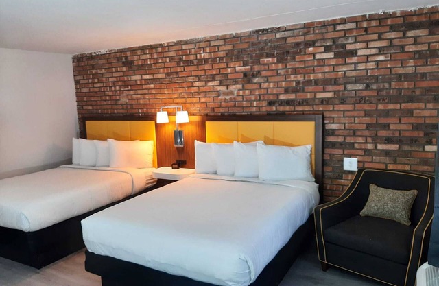 Penn Lodge Hotel & Suites