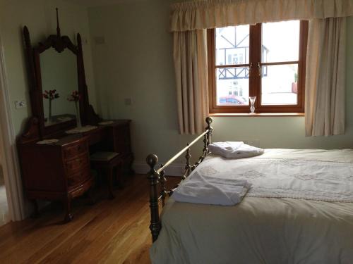 Penthouse Luxury Suite for 4 persons with 2 marble bathroom