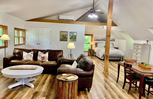 Perfect for Two! Oak Hill in Fairview. 30min from Nashville or Franklin