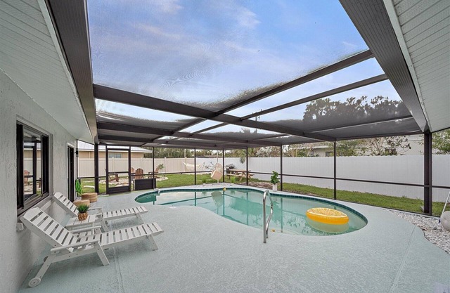 Perfect Sarasota Getaway: Close to All-Heated Pool w no extra fee -Game Room!