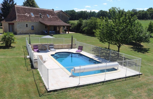 Perigourdine of character with private swimming pool