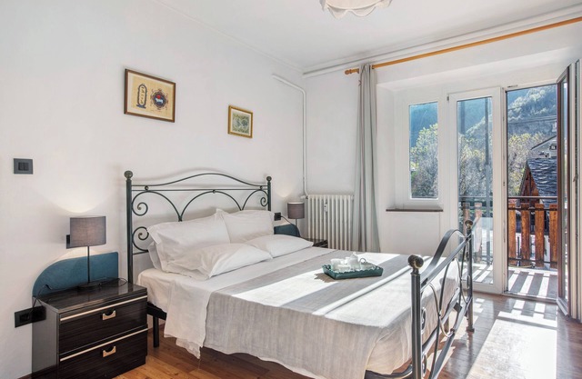 Pet Friendly Apartment 'Casa Tua - Arvier' with Mountain View