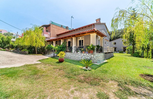 Pet-Friendly Apartment Giourgas House with Mountain View & Terrace