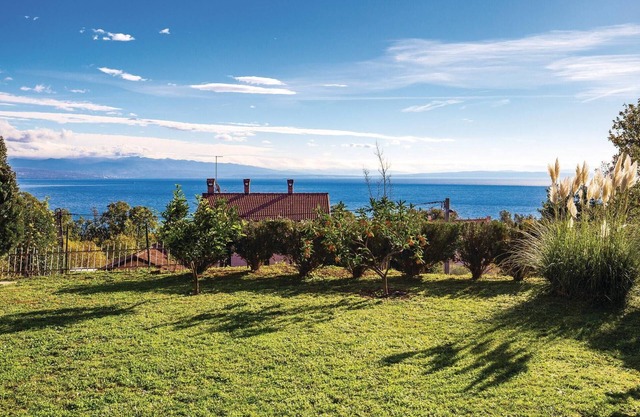 Pet friendly apartment in Ika with WiFi