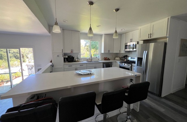 Pet friendly charming house in quite neighborhood in Escondido California