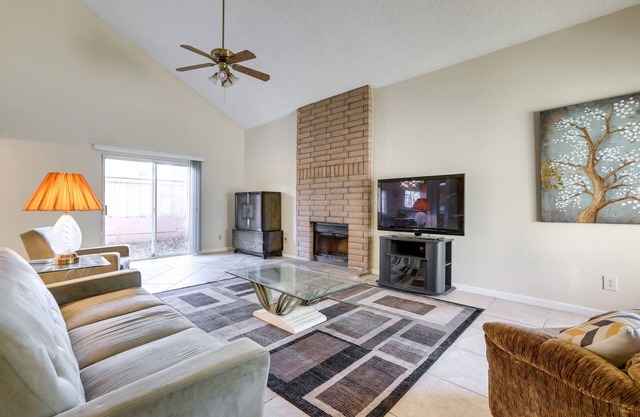 Pet-Friendly Citrus Heights Home: Fenced Backyard!