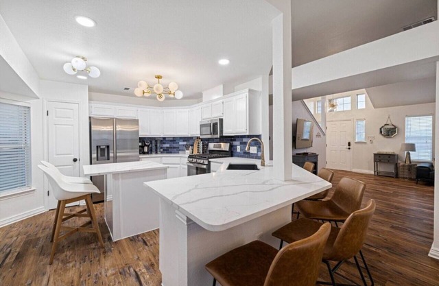 Pet friendly, Fast WiFi, Fully Fenced, PrivtePatio