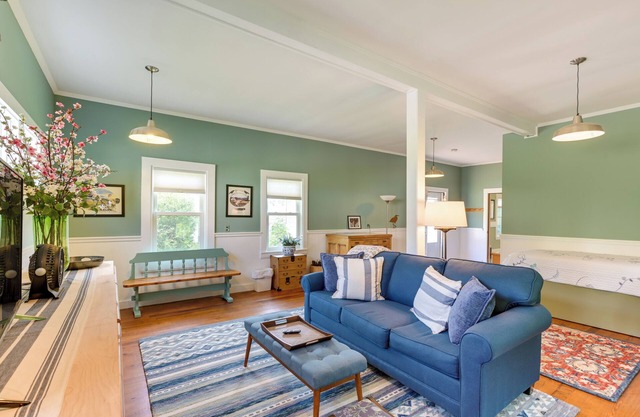 Pet-Friendly Maine Cottage By Northern Bay