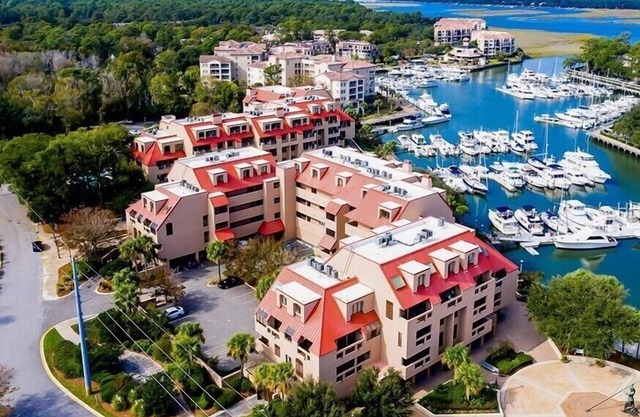 Pet Friendly, Water & Marina View - Bike to the Beach