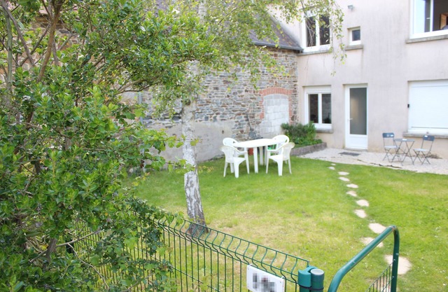 Petit Ecutot, Granvillais garden #1