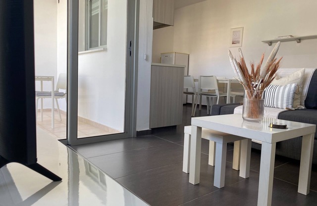 Phaedrus Living City Flat Demetra 102