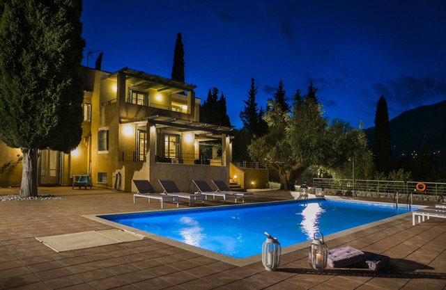 'Phivos Villa'Elegant Villa With Dramatic Mountain & Sea Views, Totally Equipped