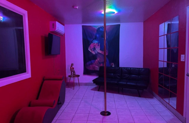 Phoenix Red Room for Couples