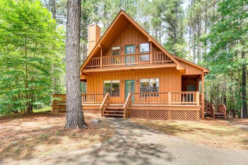 Pickwick Lake Cabin with Private Marina Access