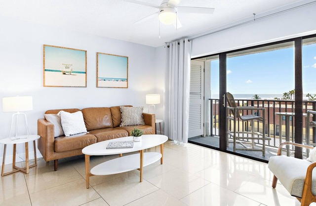 Pier-Side Penthouse Spacious Corner Unit W/Heated Pool & BBQ Grills! 🌴