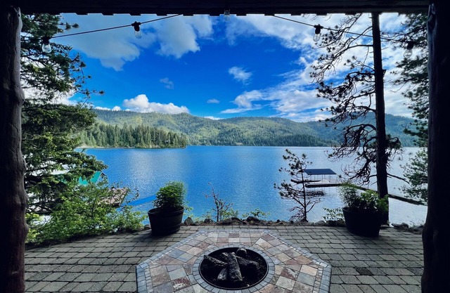 Pine View Cabin: Rustic Hayden Lake Cabin with Bunkhouse and Private Dock