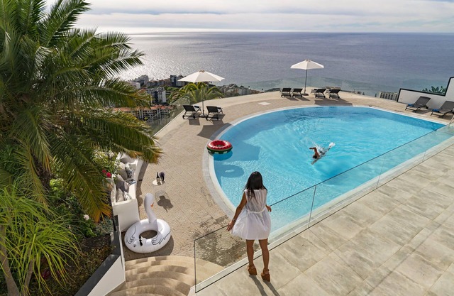 Piscina fantástica e vista fenomenal em urbanização de luxo, Sky Villa
