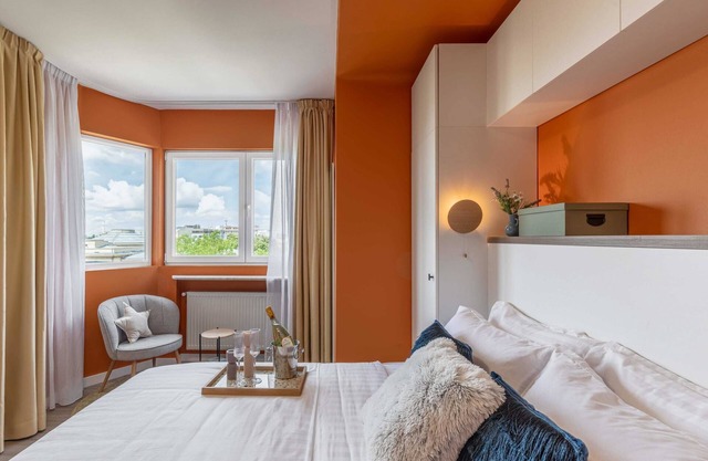 Playful & Bright 1BR near The Faculty of Law