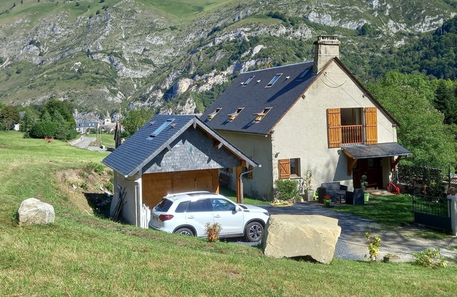 Pleasant family house 10 pers *** located 12km from La Mongie