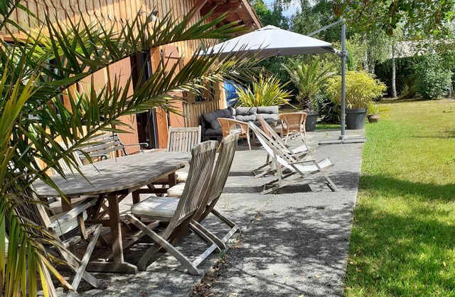 Pleasant house on large plot with swimming pool
