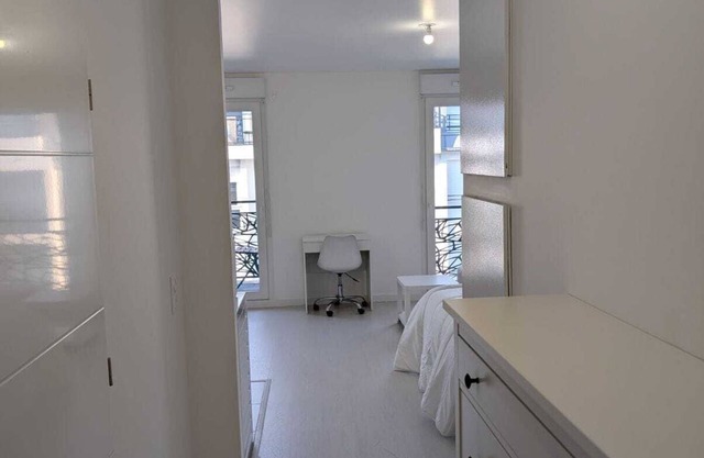 Plume Studio Sartrouville, 20 minutes from Paris