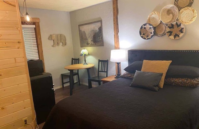 Pocahontas Lodge Room near Olympic National Park