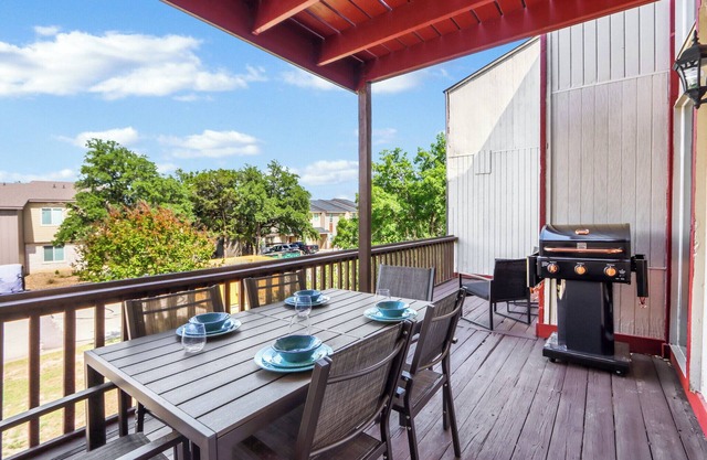 Point Venture Resort Condo w/Community Pool, Pickleball, Fire Pit & Lake